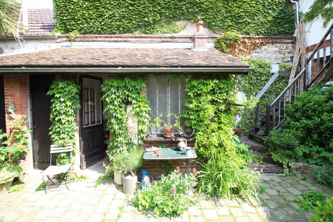Jardin De Mathilde Panzió Nangis Kültér fotó
